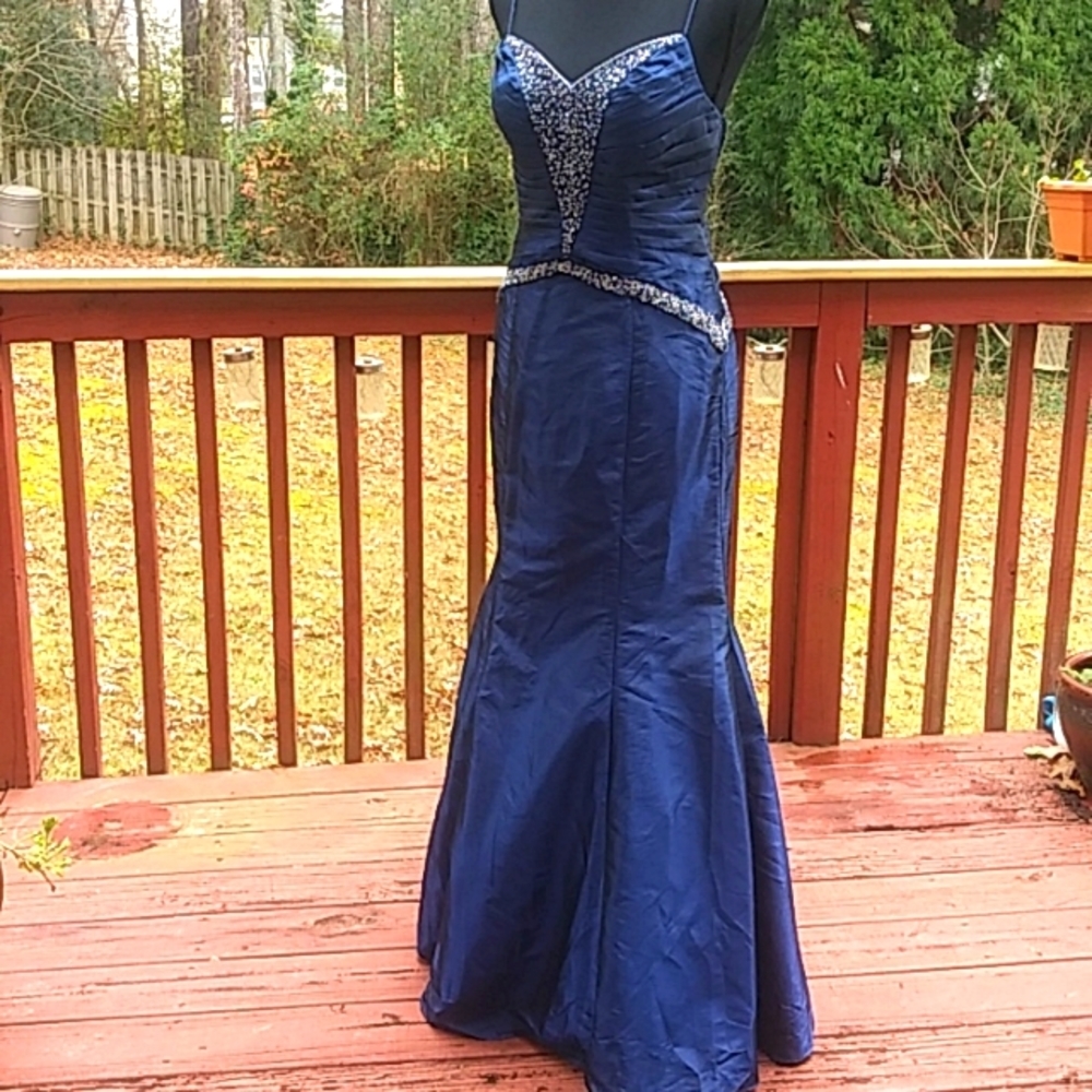 La Perle Formal Gown- Indigo Gown size 4 NWT